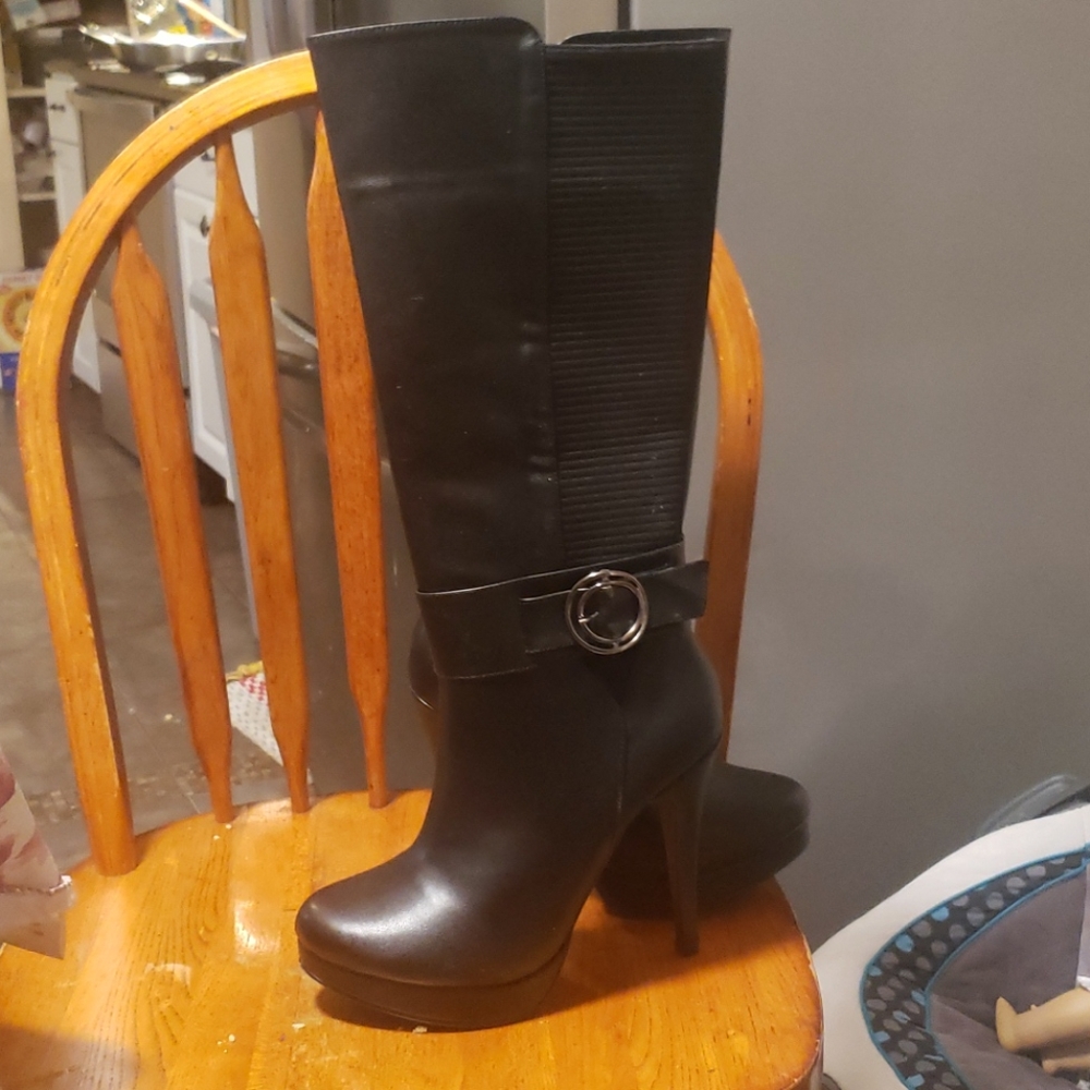 Boots - Picture 2 of 3